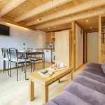 Grand Roc - Campanules 403 - Happy * Chamonix