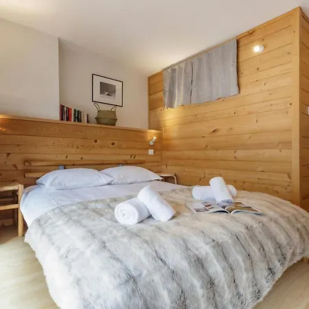 Grand Roc - Campanules 403 - Happy * Chamonix