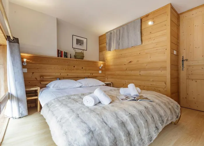 Grand Roc - Campanules 403 - Happy * Chamonix